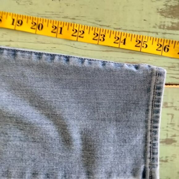 Lucky Brand Hayden Crop Jeans Size 10/30 Slightly Distressed Inseam Approx 26" - Picture 15 of 16